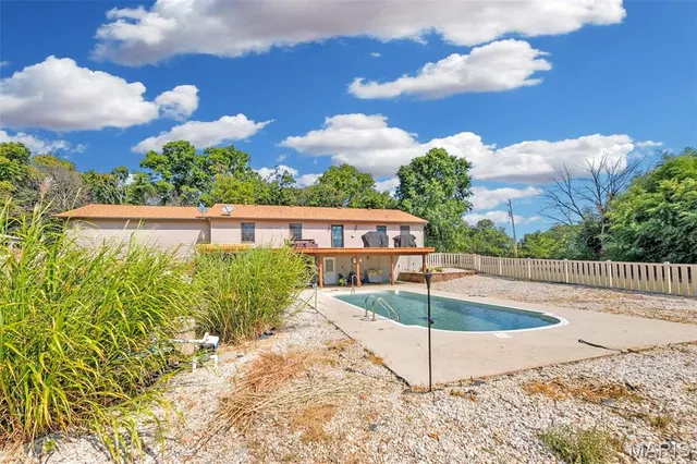 $515,000 | 2424 Trout Camp Road, Waterloo, IL 62298