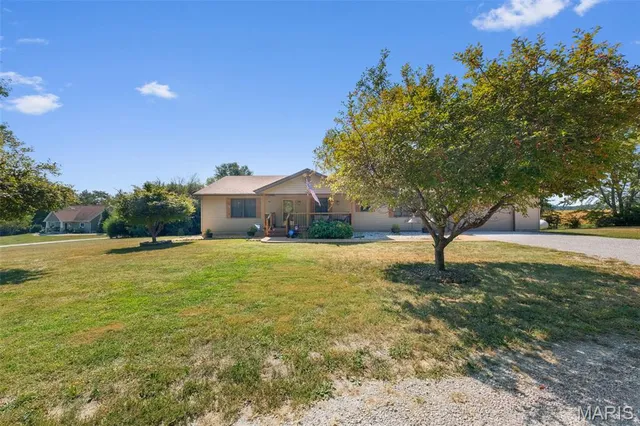 $515,000 | 2424 Trout Camp Road, Waterloo, IL 62298