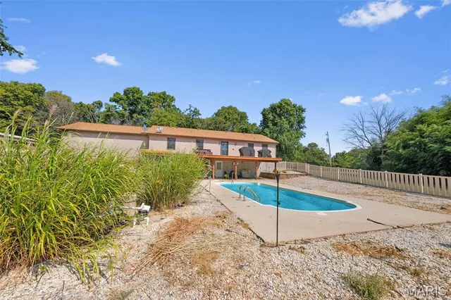 $515,000 | 2424 Trout Camp Road, Waterloo, IL 62298