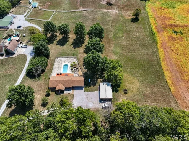 $515,000 | 2424 Trout Camp Road, Waterloo, IL 62298