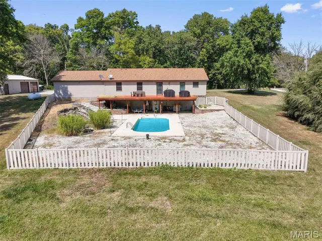 $515,000 | 2424 Trout Camp Road, Waterloo, IL 62298