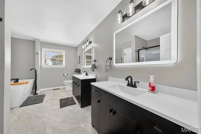 $515,000 | 2424 Trout Camp Road, Waterloo, IL 62298