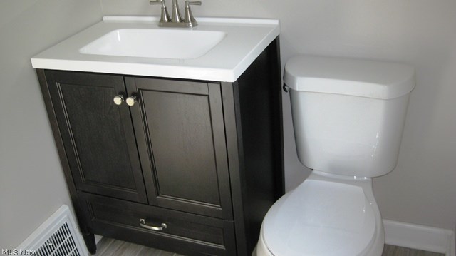7614 Jameson Road Parma, OH 44129 - Photo 18 of 31 Upstairs bath, completely remodeled.