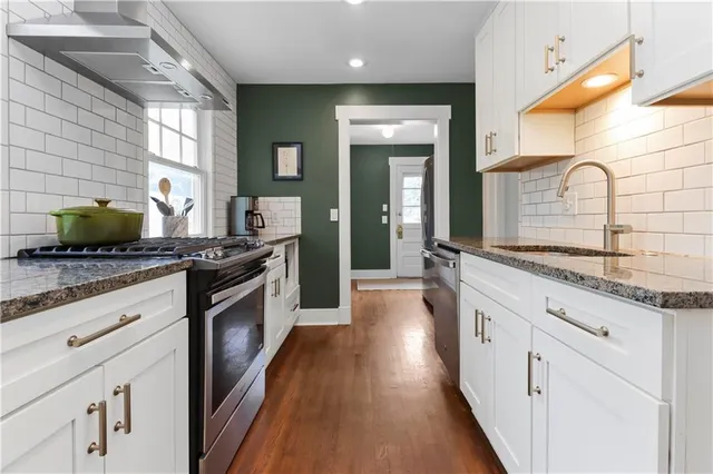 $495,000 | 408 West 61st Street, Kansas City, MO 64113