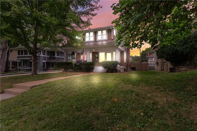 $495,000 | 408 West 61st Street, Kansas City, MO 64113