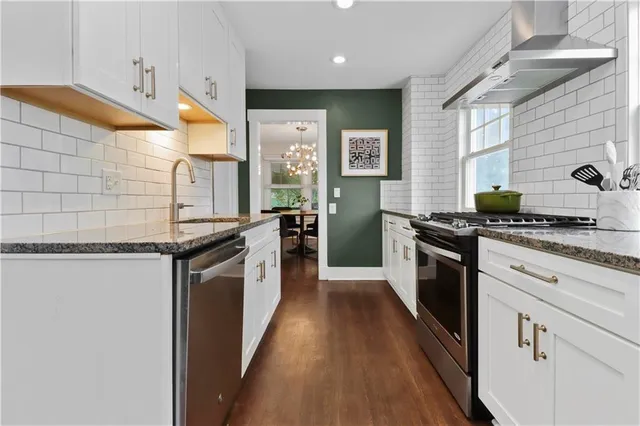 $495,000 | 408 West 61st Street, Kansas City, MO 64113