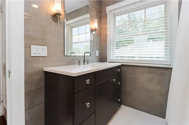 $495,000 | 408 West 61st Street, Kansas City, MO 64113