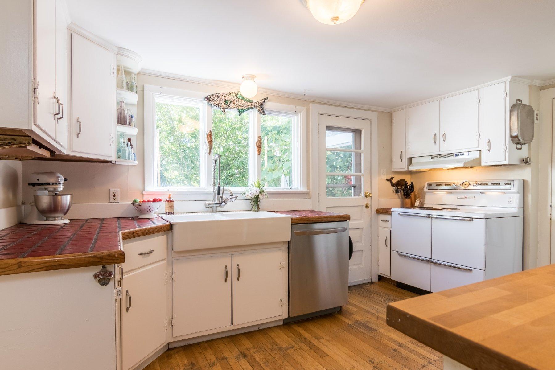 59 Bettys Pond Road Barnstable, MA 02601 - Photo 4 of 33 IMG_1829-HDR