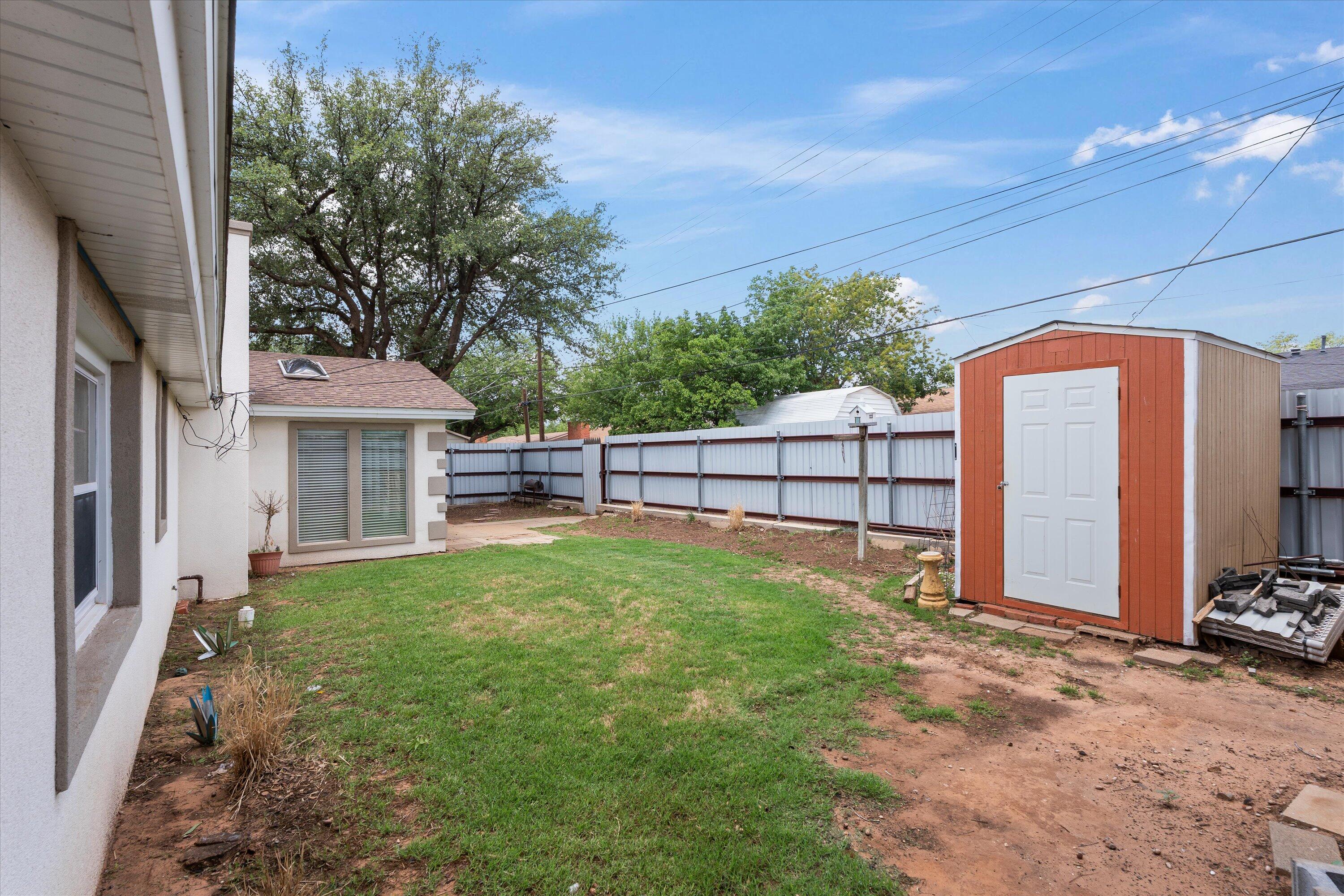 2114 70th Street Lubbock, TX 79412 - Photo 29 of 33 31-2114 70th St