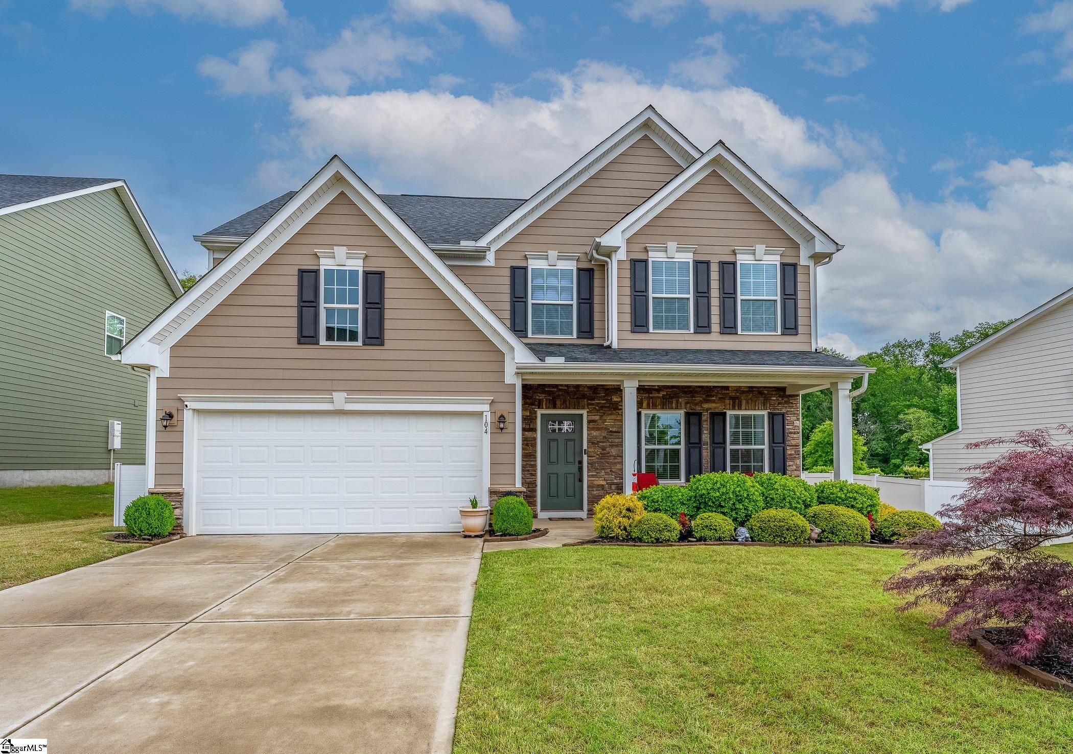104 Mohegan Way Greenville, SC 29607 - Photo 1 of 38