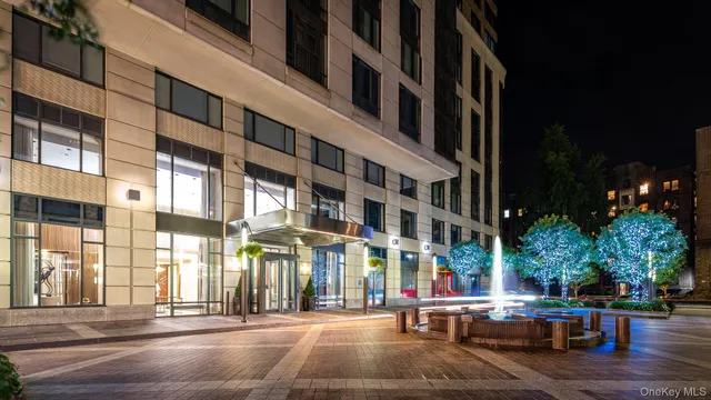 $5,700 | 10 City Place, Unit 22G, White Plains, NY 10601