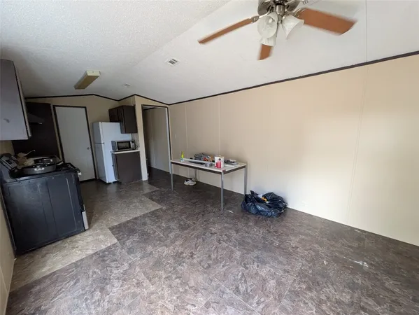 $1,300 | 1213 Kentucky Street, Unit A, South Houston, TX 77587