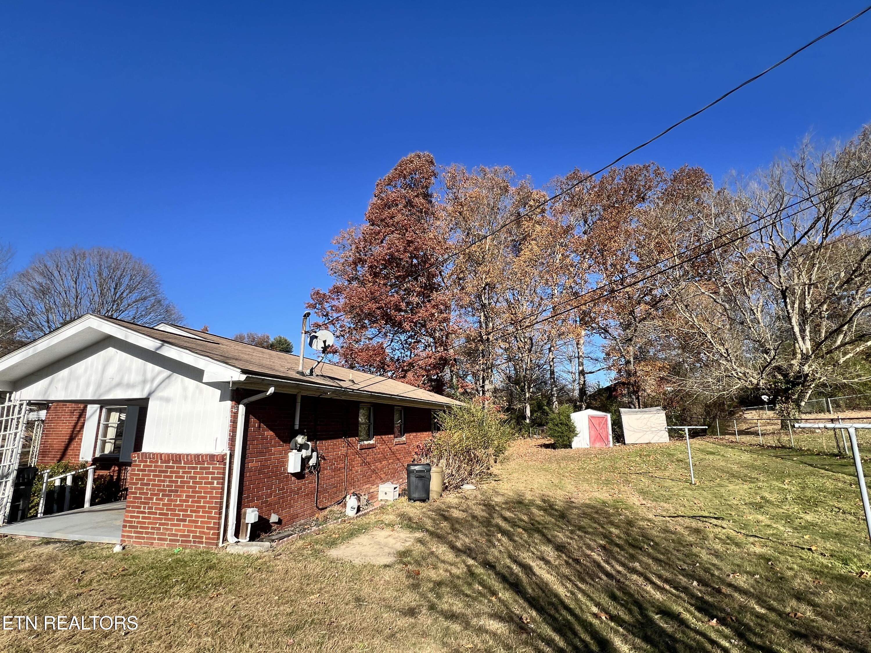 1700 Francis Road Knoxville, TN 37909 - Photo 4 of 16 side