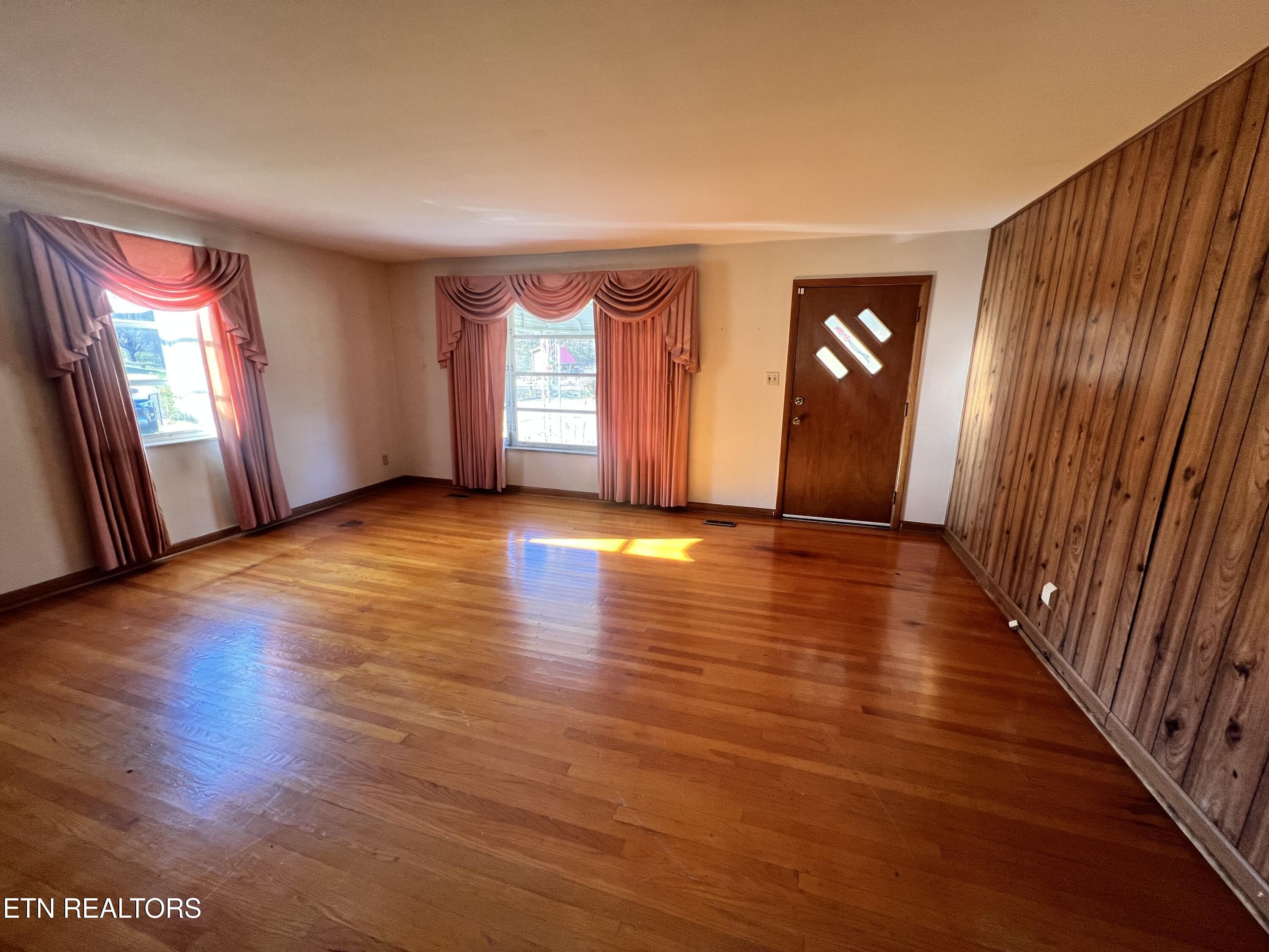 1700 Francis Road Knoxville, TN 37909 - Photo 8 of 16 livingroom