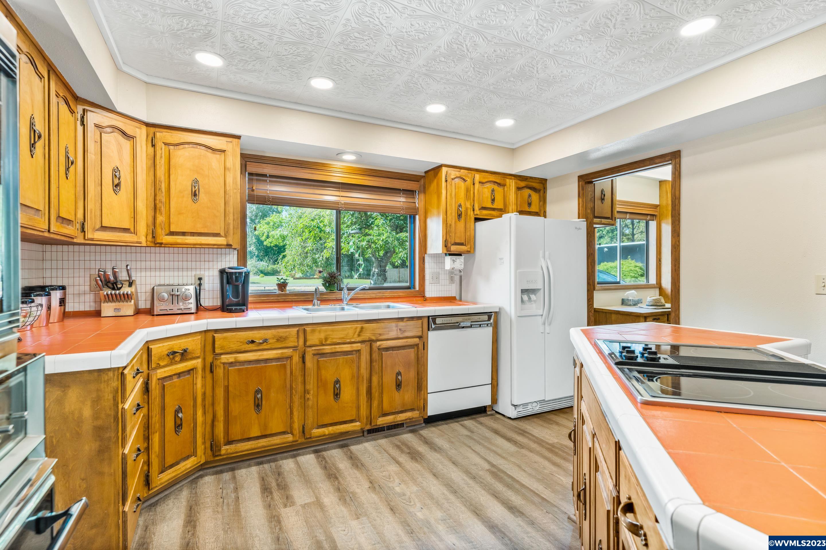 30474 Santiam River Road Lebanon, OR 97355 - Photo 11 of 41 Gallery Image 11