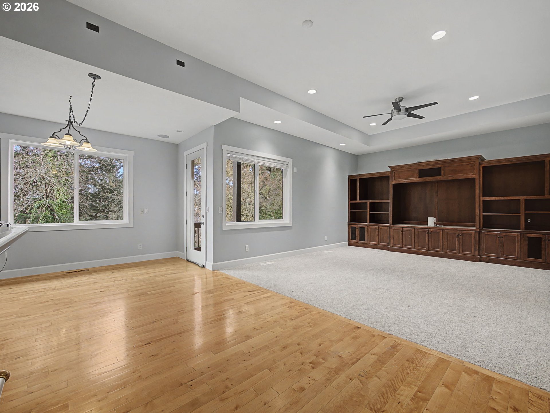 12410 Southwest Aspen Ridge Drive Tigard, OR 97224 - Photo 37 of 47 a view of an empty room with a window and cabinet