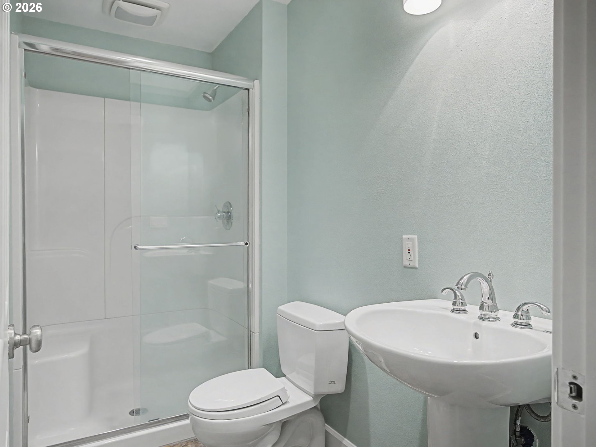 12410 Southwest Aspen Ridge Drive Tigard, OR 97224 - Photo 39 of 47 a bathroom with a sink toilet and shower