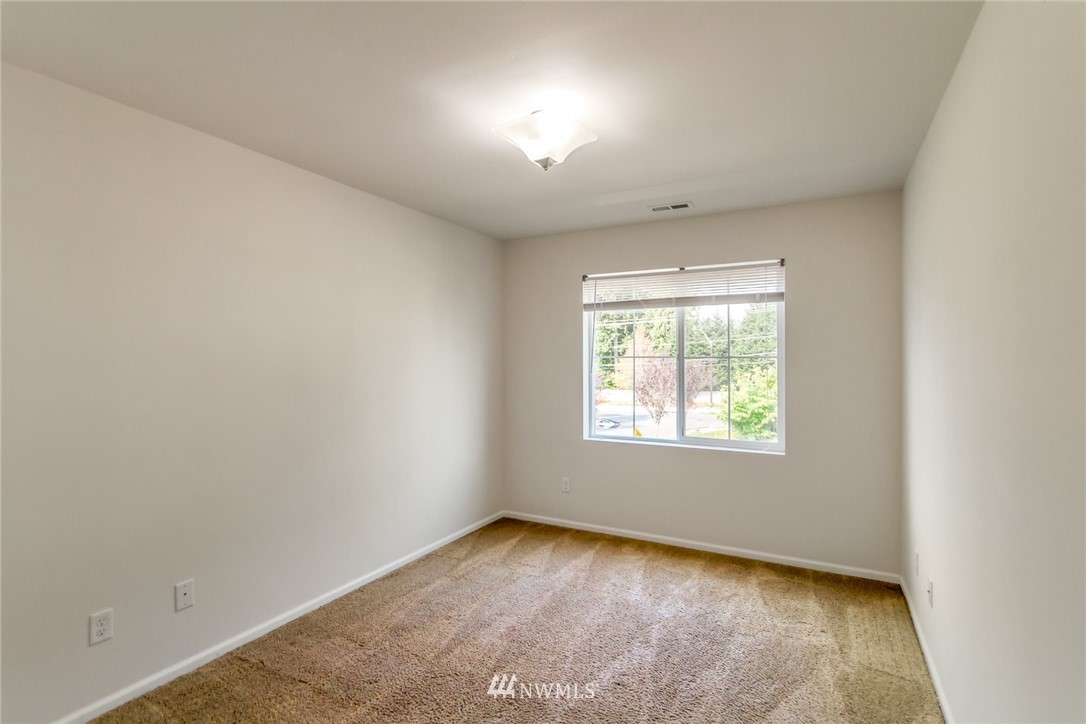 18615 35th Drive Southeast Bothell, WA 98012 - Photo 26 of 30 an empty room with a window