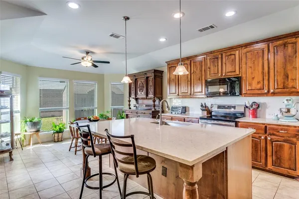 $359,900 | 9209 Hunters Court, White Settlement, TX 76108