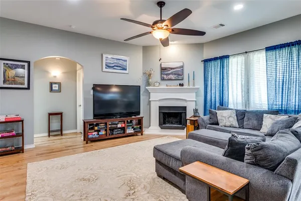 $359,900 | 9209 Hunters Court, White Settlement, TX 76108