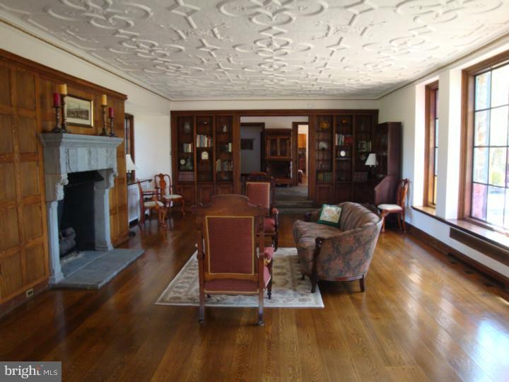 2700 Riverbend Road Allentown, PA 18103 - Photo 15 of 25