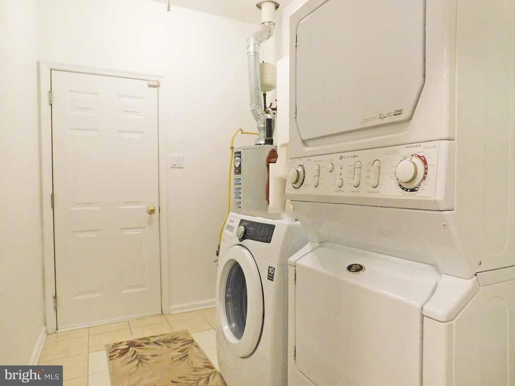 59 Bluebonnet Road Langhorne, PA 19047 - Photo 13 of 29 Washer and Dyer in Unit.