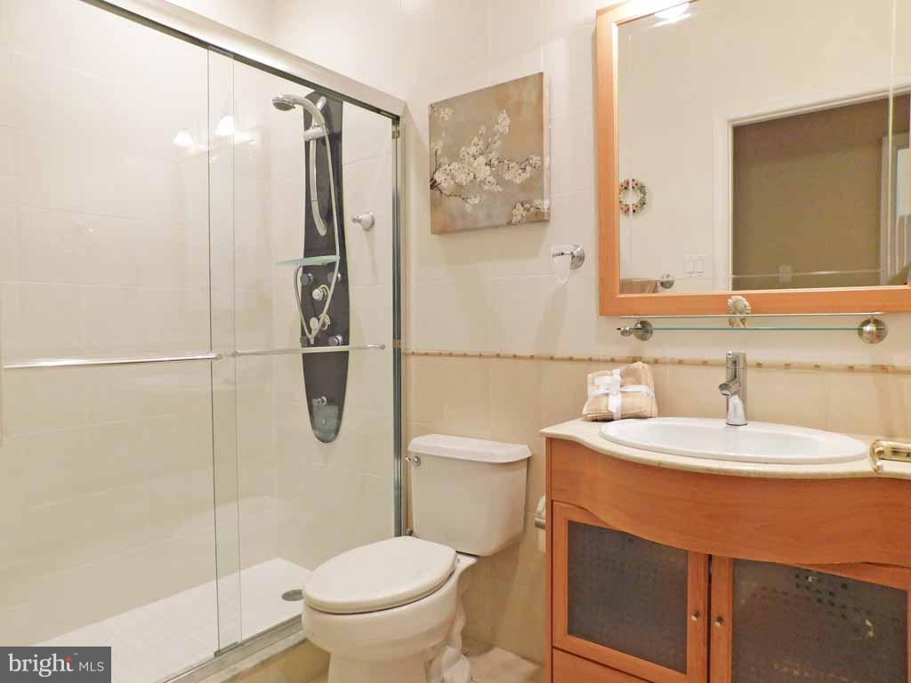 59 Bluebonnet Road Langhorne, PA 19047 - Photo 20 of 29 Hall Bathroom