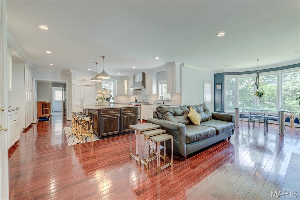 5 Huntleigh Downs Road Frontenac, MO 63131 - Photo 16 of 84