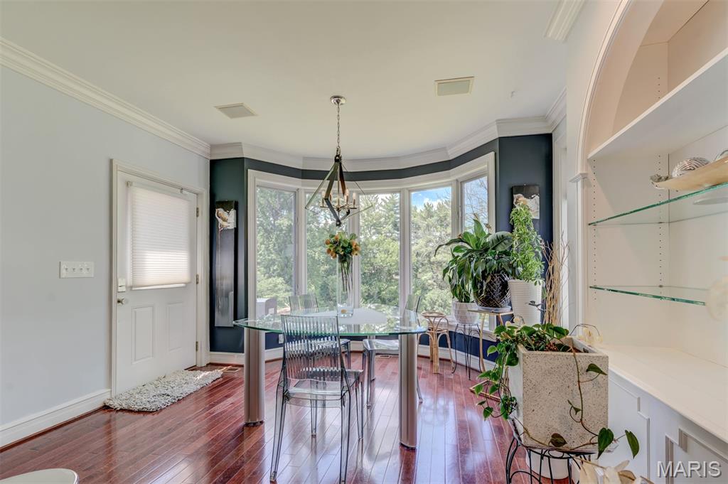 5 Huntleigh Downs Road Frontenac, MO 63131 - Photo 10 of 84