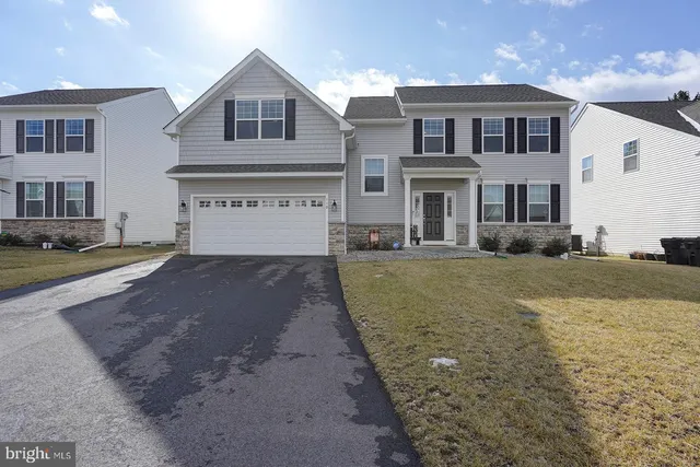 $560,000 | 110 Petrelia Drive, Honey Brook, PA 19344