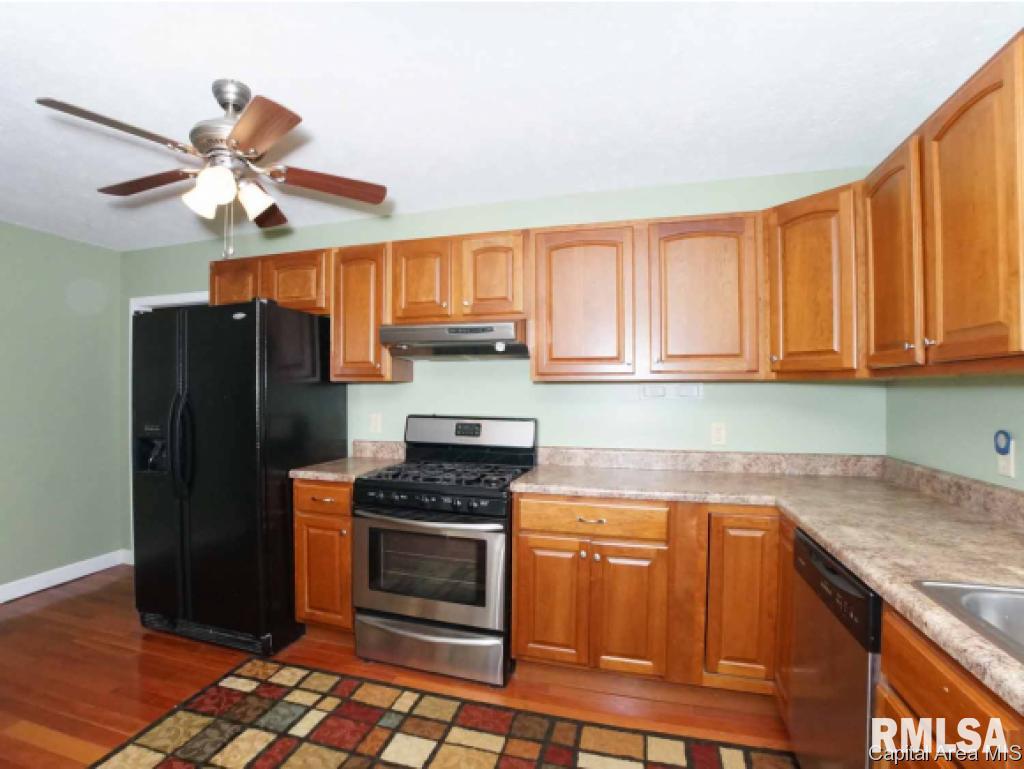 814 Adams Street Pawnee, IL 62558 - Photo 8 of 35 Gallery Image 8