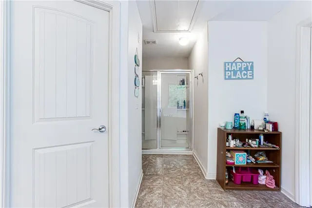 a view of an entryway with a workspace