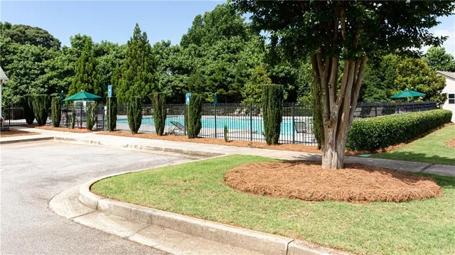 a view of yard with tree s