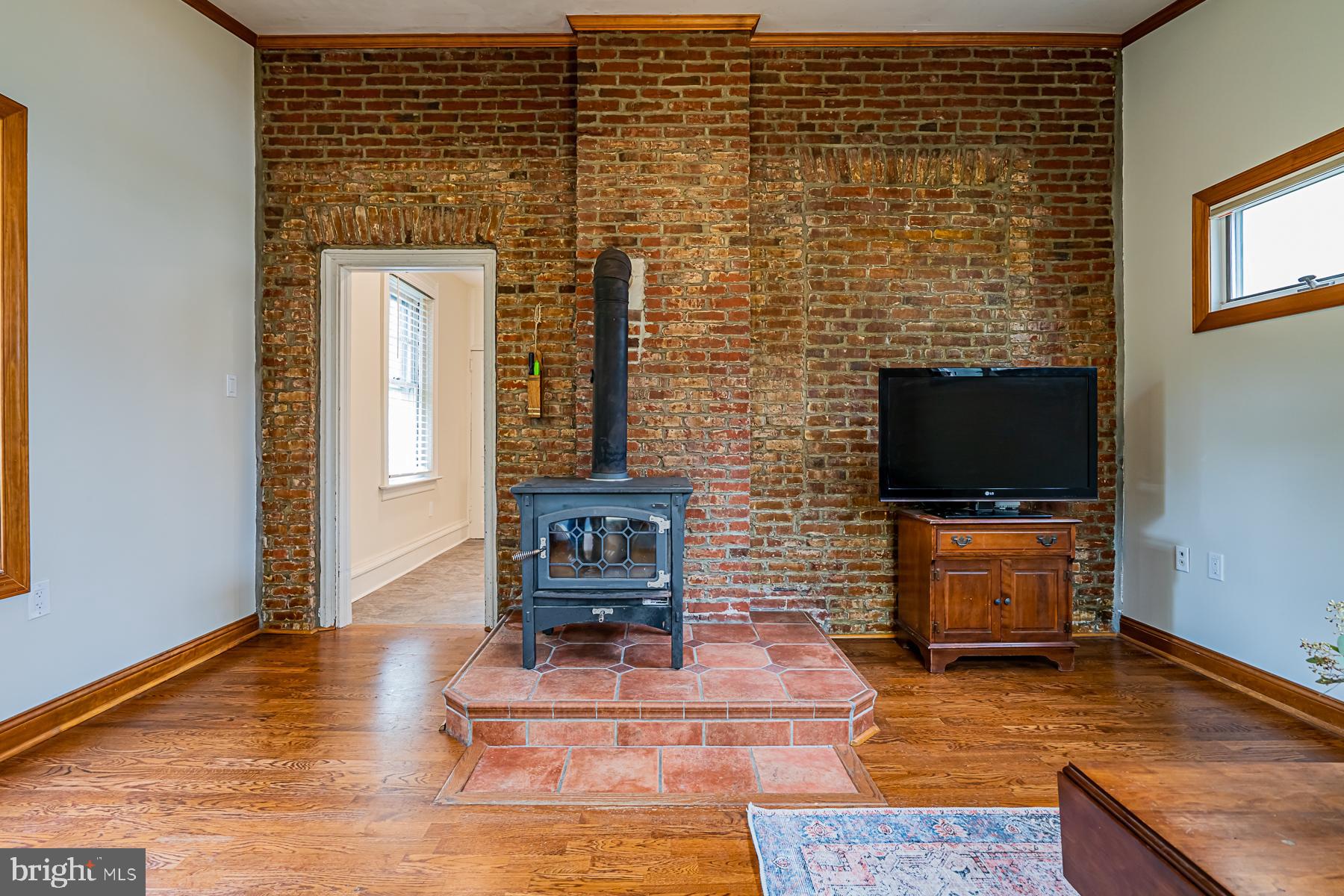 239 Mather Road Jenkintown, PA 19046 - Photo 22 of 64 Rear Living Room w/ door to Kitchen