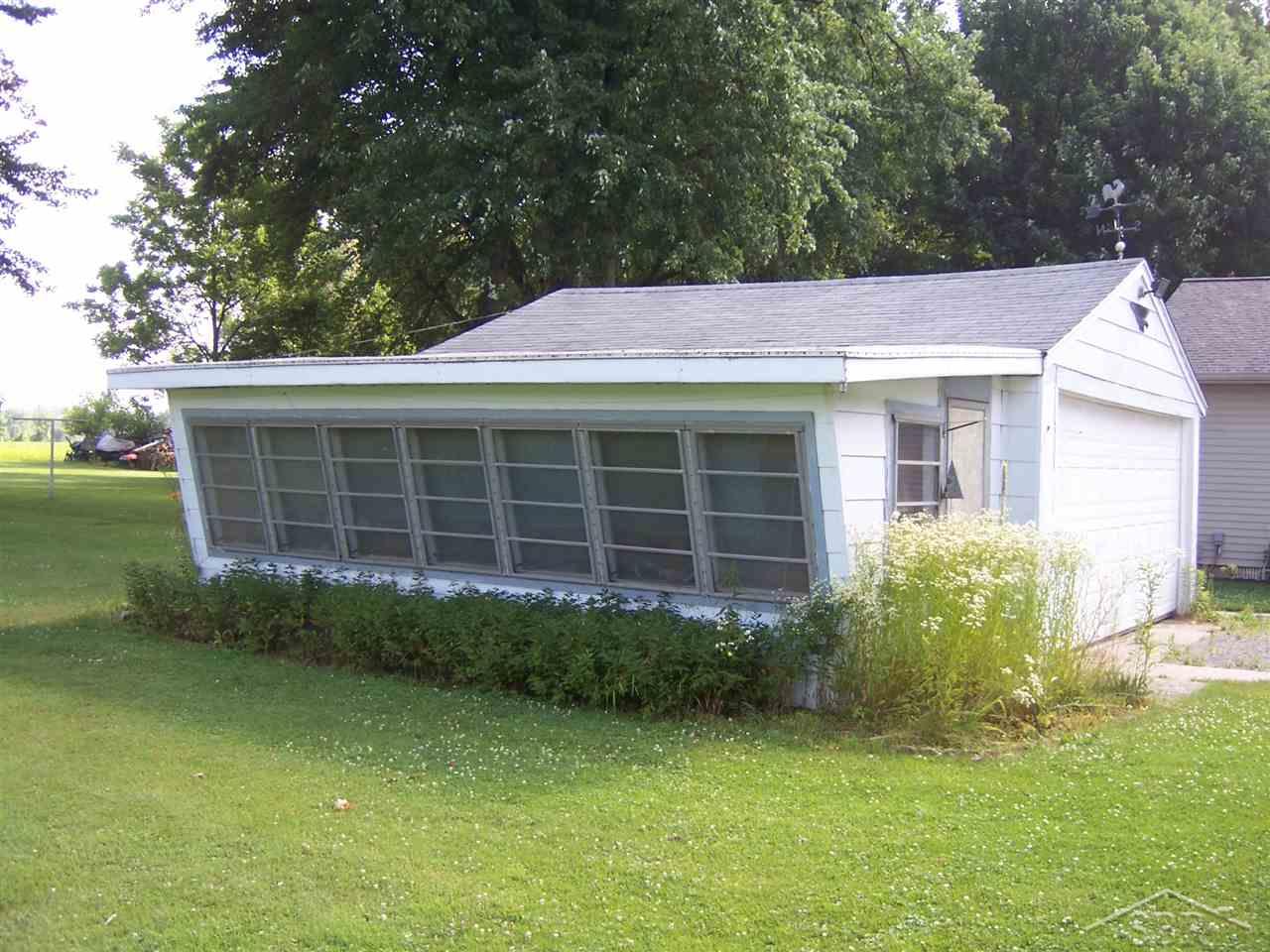 1179 Gabel Road Saginaw, MI 48601 - Photo 5 of 7 31296955-4.JPG