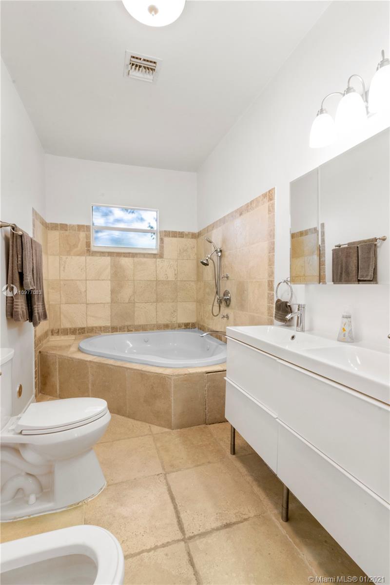 6439 Southwest 34th Street Miami, FL 33155 - Photo 13 of 21 Gallery Image 13