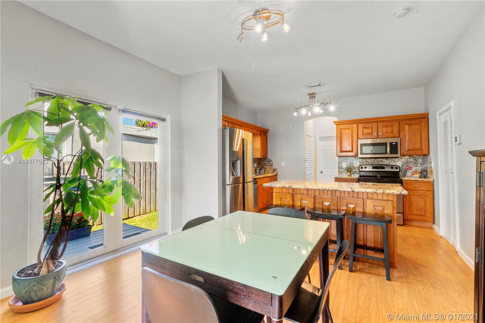 6439 Southwest 34th Street Miami, FL 33155 - Photo 8 of 21 Gallery Image 8