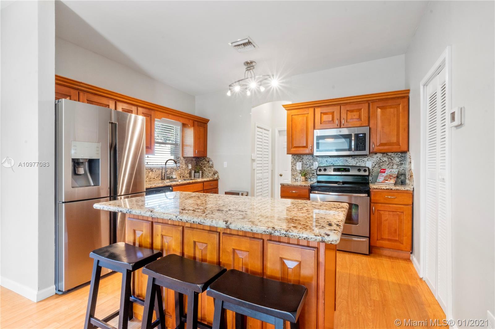 6439 Southwest 34th Street Miami, FL 33155 - Photo 9 of 21 Gallery Image 9