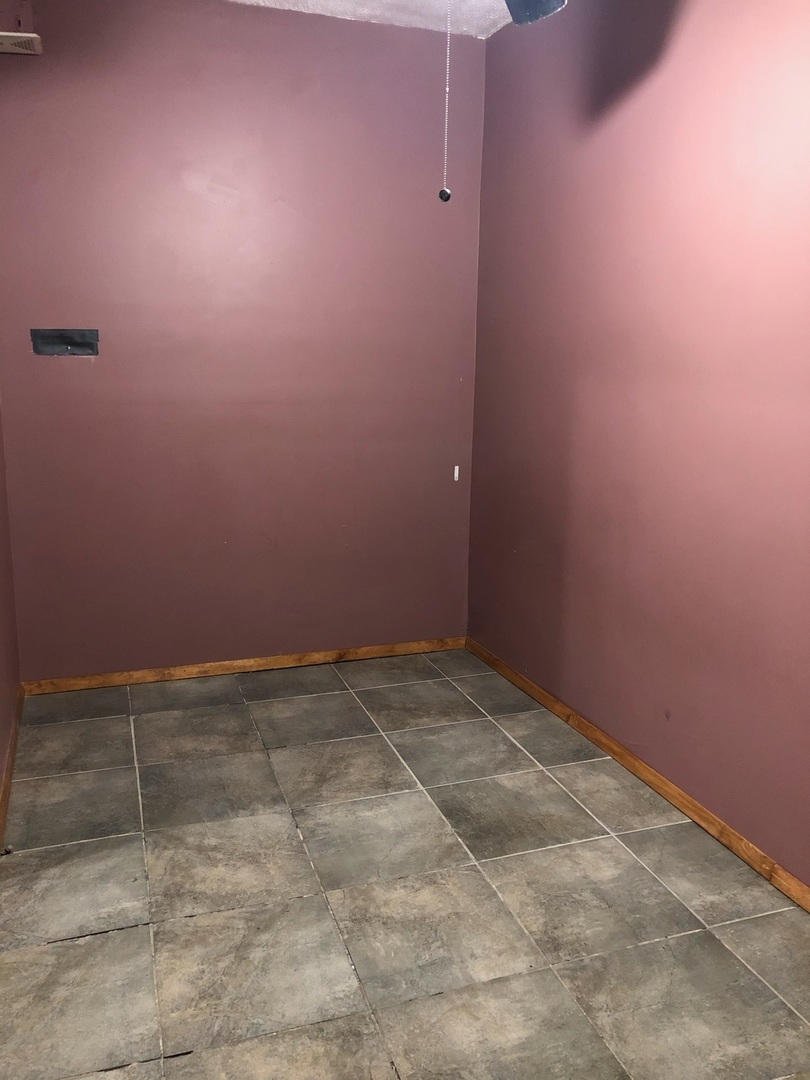 1834 South Racine Avenue Chicago, IL 60608 - Photo 16 of 36 a view of an empty room