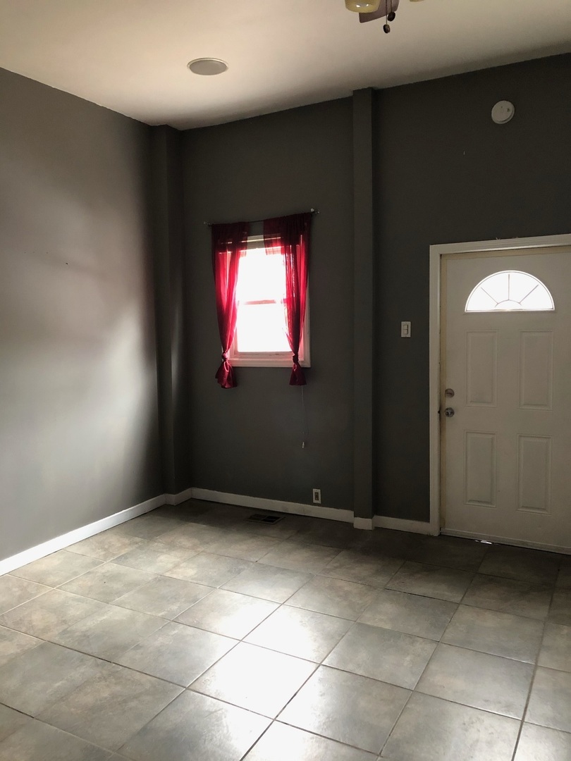 1834 South Racine Avenue Chicago, IL 60608 - Photo 23 of 36 a view of an empty room
