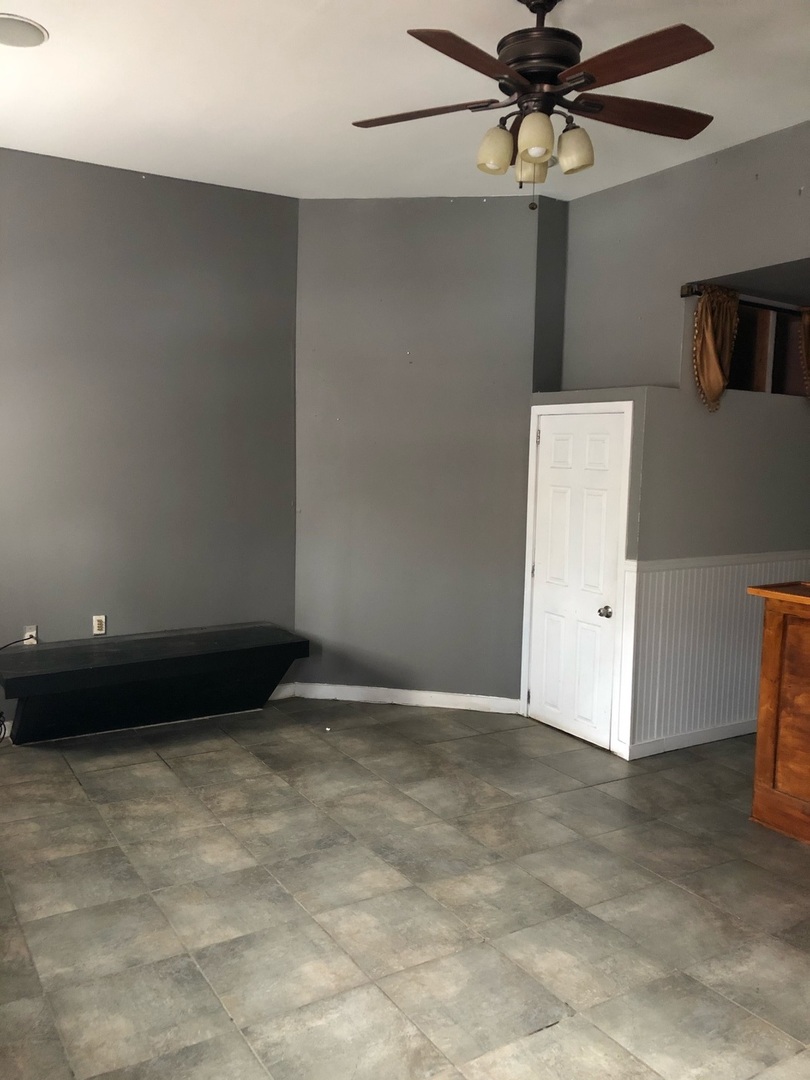 1834 South Racine Avenue Chicago, IL 60608 - Photo 8 of 36 a view of an empty room