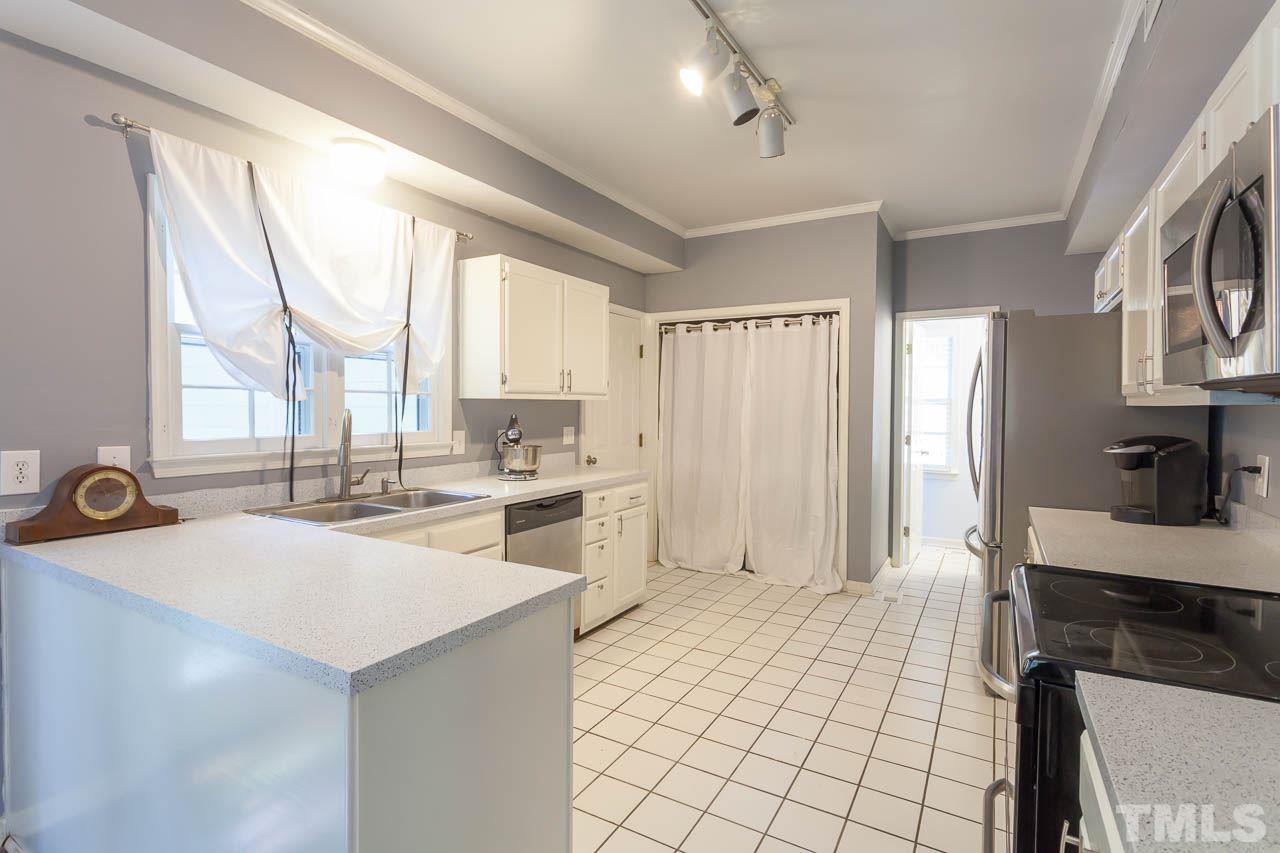 5509 Banwell Place Raleigh, NC 27613 - Photo 11 of 17