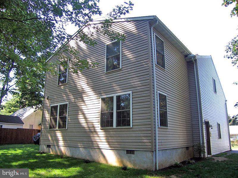 306 Shultz Road Lancaster, PA 17603 - Photo 3 of 14 Gallery Image 3