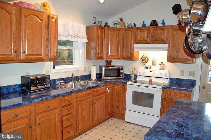 306 Shultz Road Lancaster, PA 17603 - Photo 5 of 14 Gallery Image 5