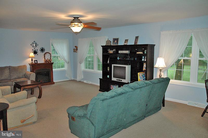 306 Shultz Road Lancaster, PA 17603 - Photo 9 of 14 Gallery Image 9