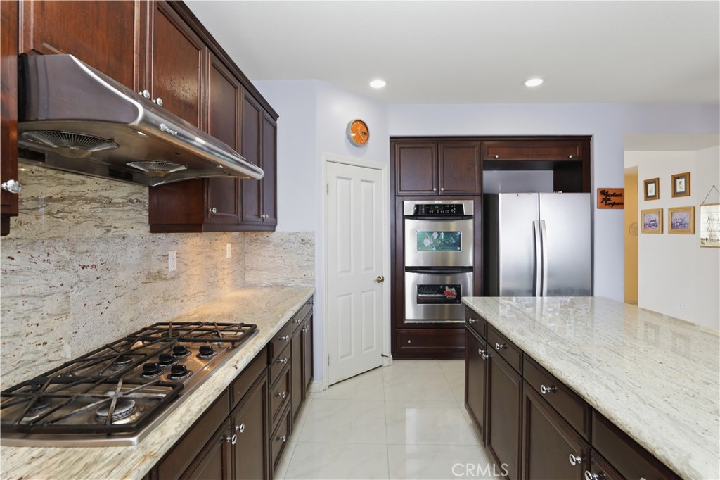 15979 Skyridge Drive Riverside, CA 92503 - Photo 17 of 59