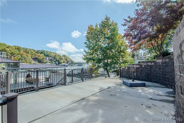 $2,350,000 | 596 Forestridge Lane, Sunrise Beach, MO 65079