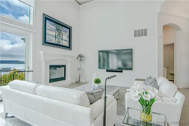 $2,350,000 | 596 Forestridge Lane, Sunrise Beach, MO 65079