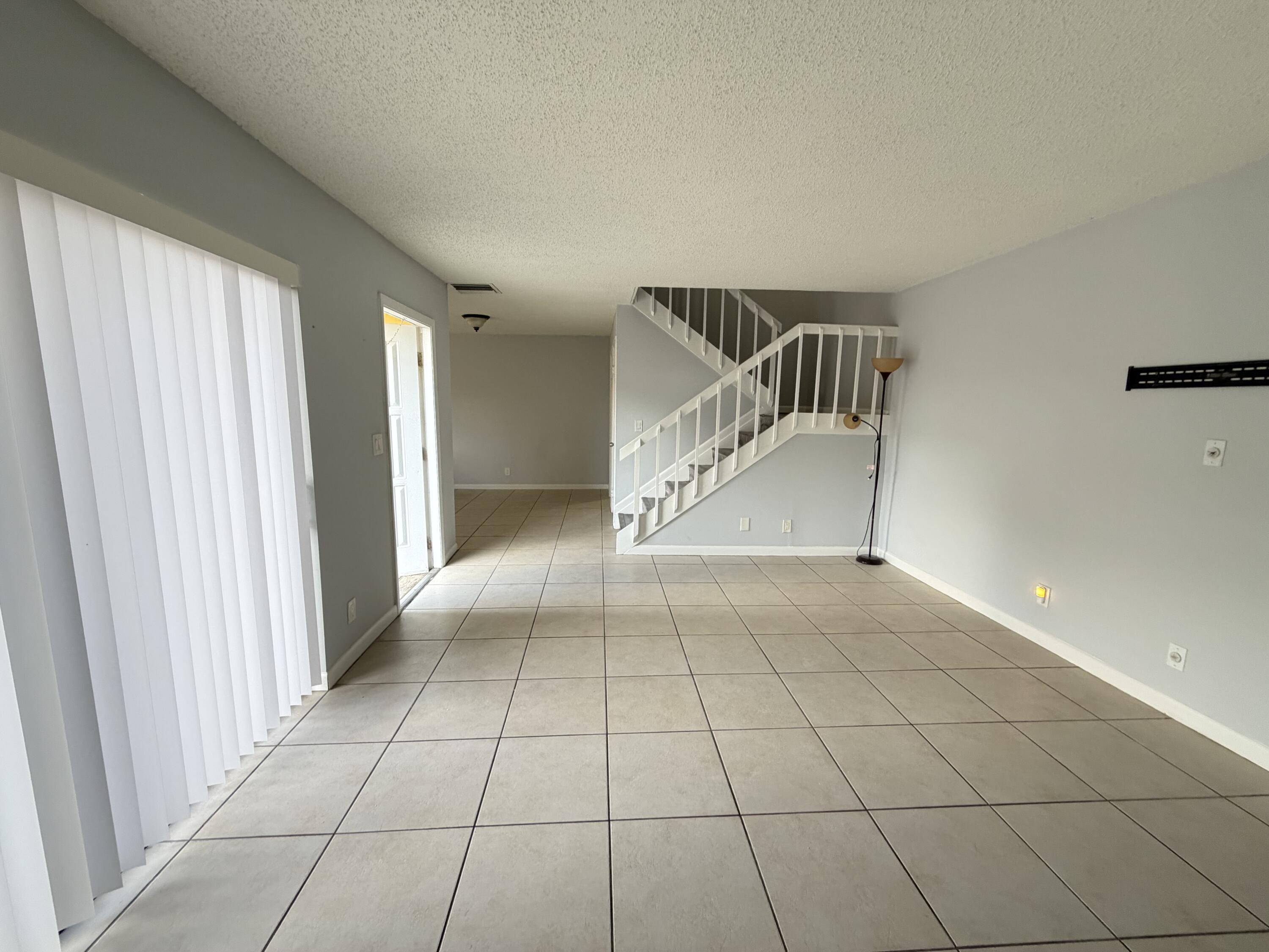 731 Springdale Circle Palm Springs, FL 33461 - Photo 11 of 33 IMG_7301