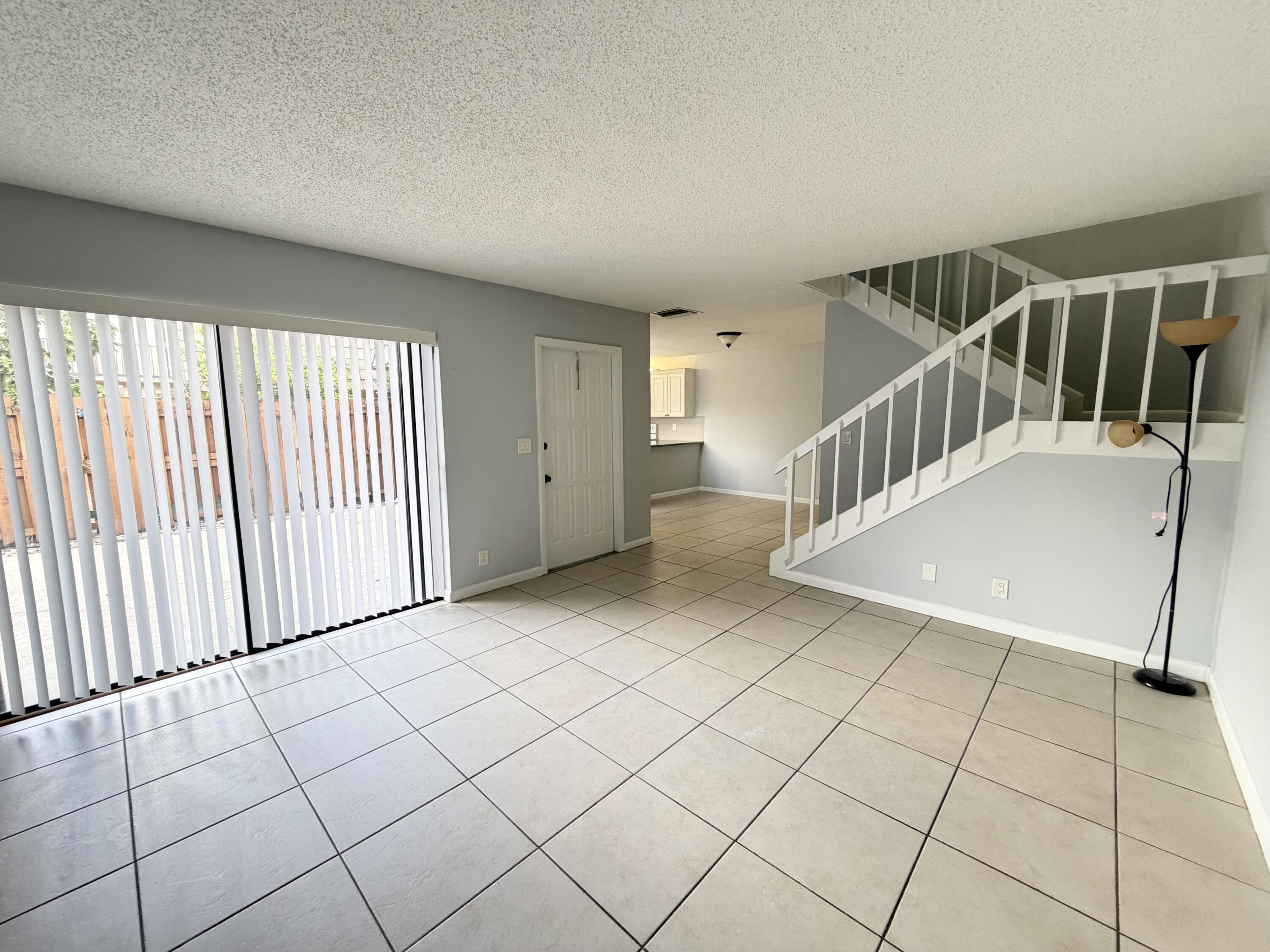 731 Springdale Circle Palm Springs, FL 33461 - Photo 13 of 33 IMG_7302